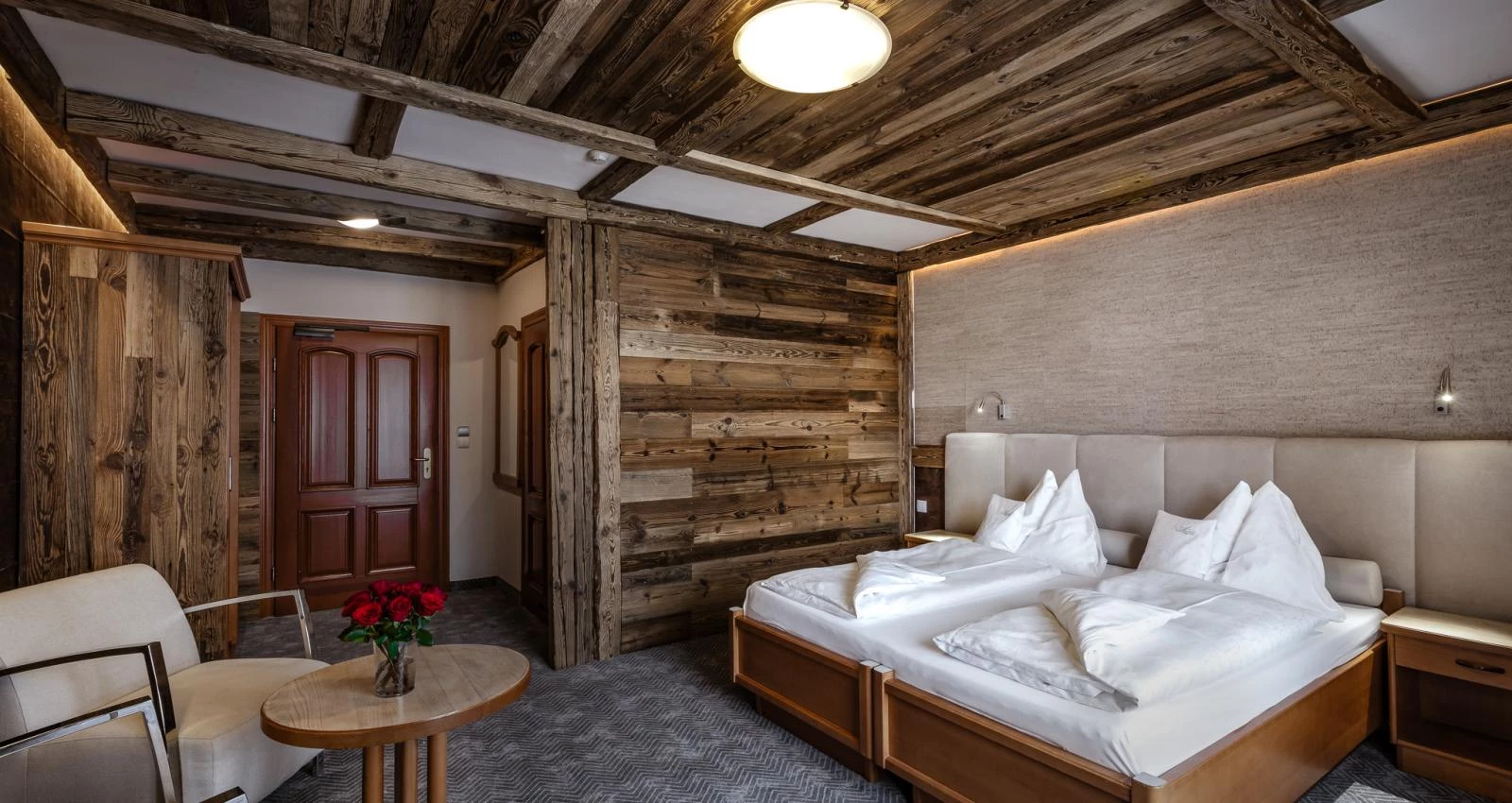 Installation of 3D wooden wall panels - DIY