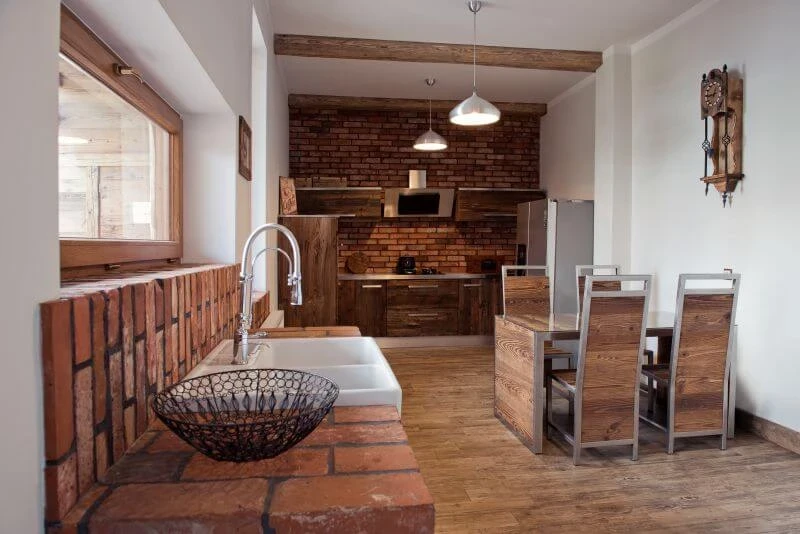 Quel est l'avantage du parquet en bois ancien de récupération ?